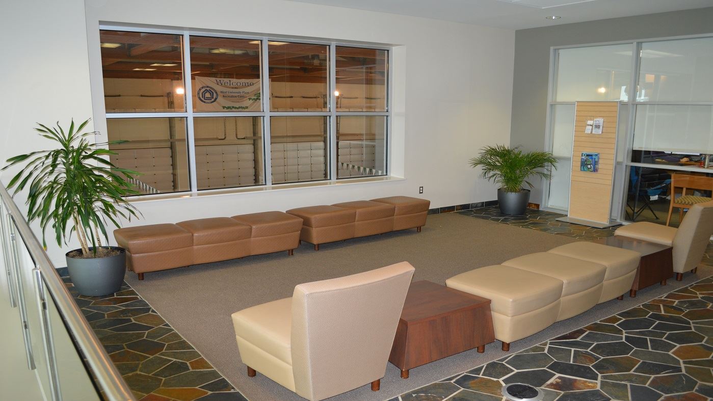 Upstairs Pool Viewing Area